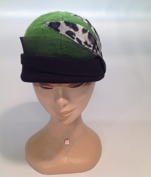 cloche in Jersey cooked with applications and end fleece - frontal view