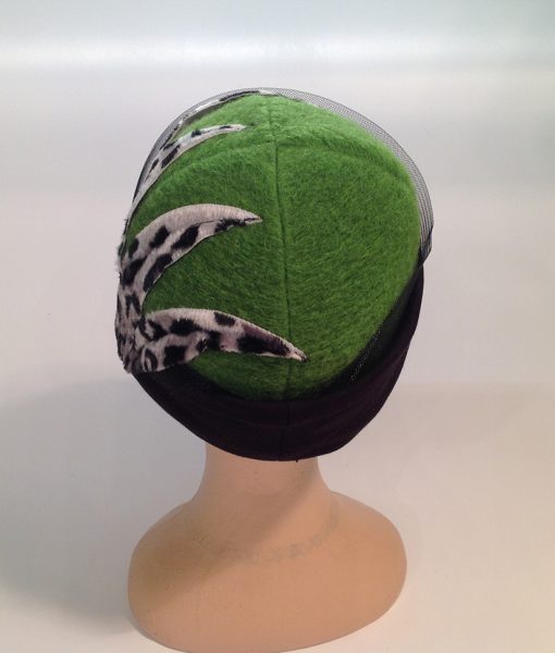 cloche in Jersey cooked with applications and end fleece - rear view