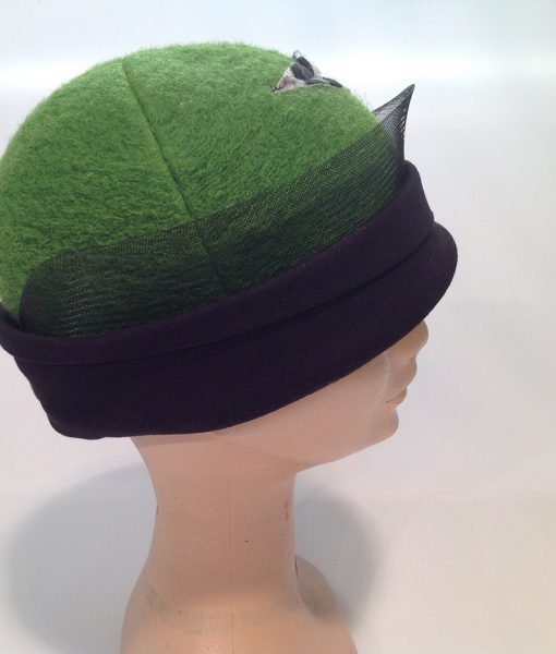 cloche in Jersey cooked with applications and end fleece - side view